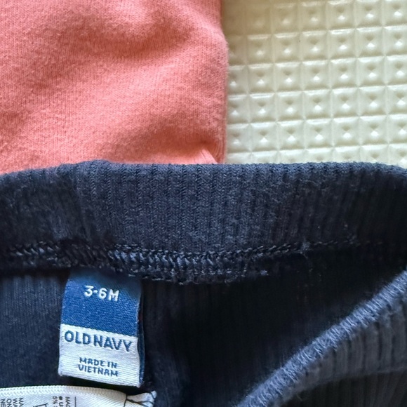 Cloud Island|Baby girl Pink Long Sleeve rainbow Onesie and Navy ribbed leggings• - Picture 5 of 5